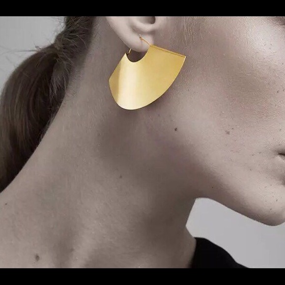 Half Moon Fan Matte Gold Earrings - Picture 4 of 4
